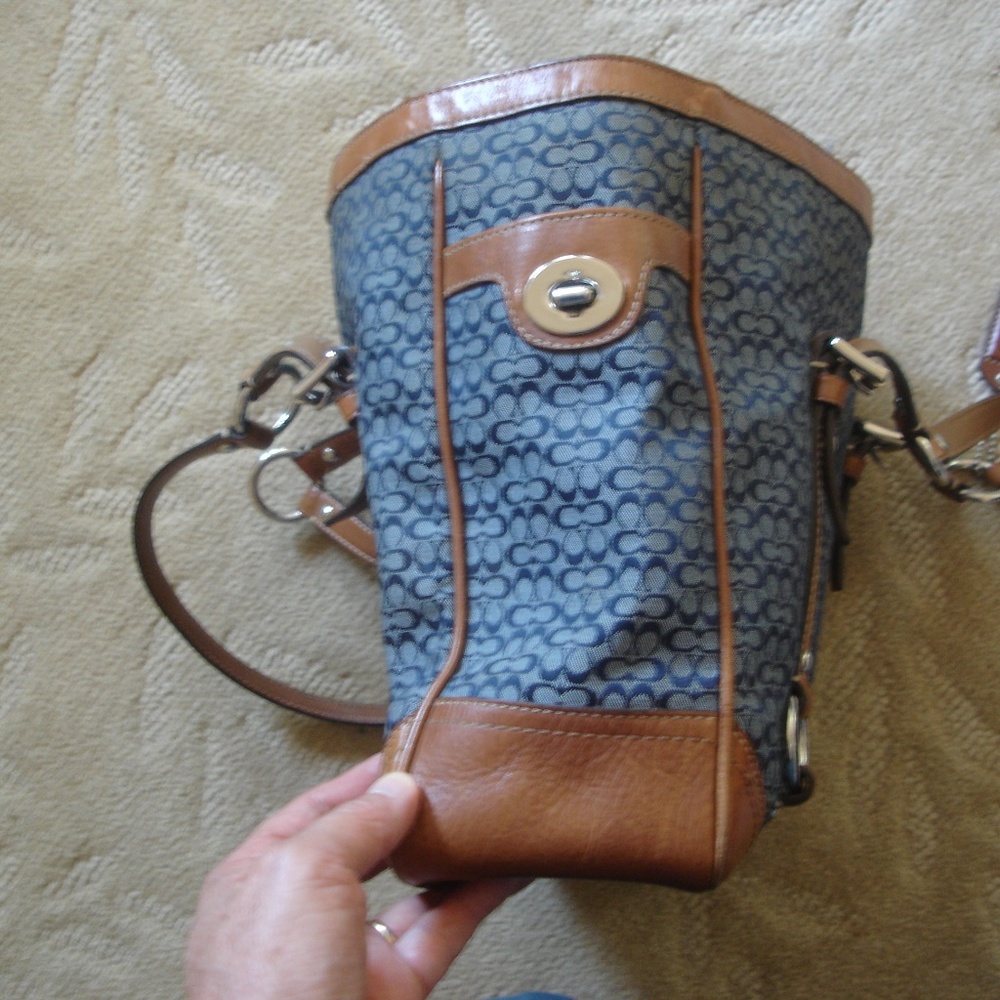 COACH B0849-F11526 Tote Purse Blue Canvas VG Cond. - Picture 4 of 7